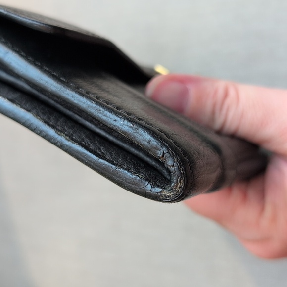 Chloe Elise Long Twist Lock Black and Gold Leather Wallet - Picture 10 of 12